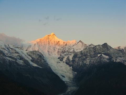 日照金山