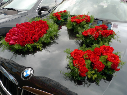 婚车 花车 鲜花 花饰 红花