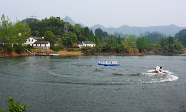 龙川湾