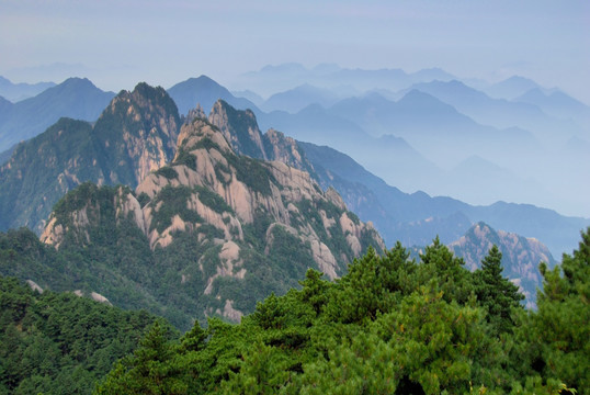 黄山奇峰