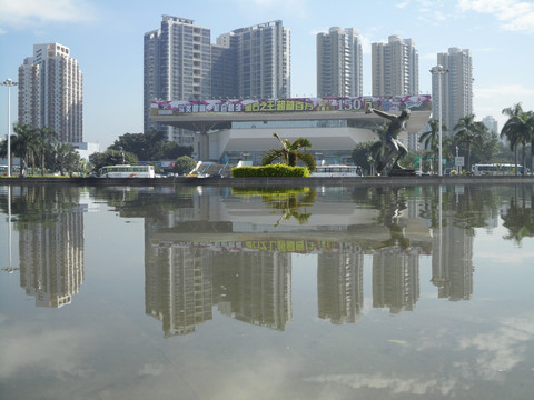 深圳体育场  深圳建筑 喷水池 水中倒影
