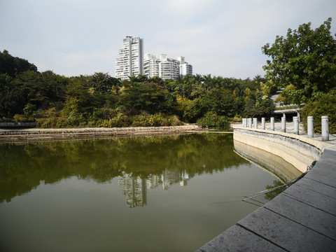 湖畔建筑