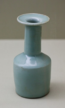 青釉瓶