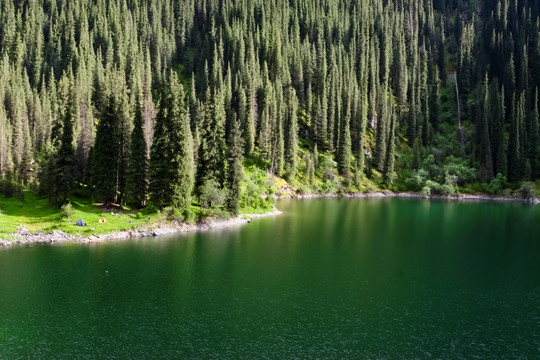 高山湖