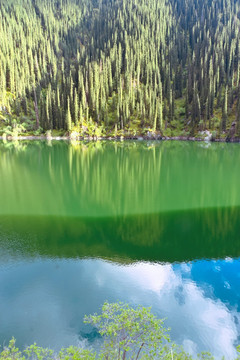 湖光山色