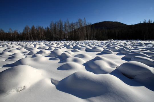 大兴安岭湿地雪包