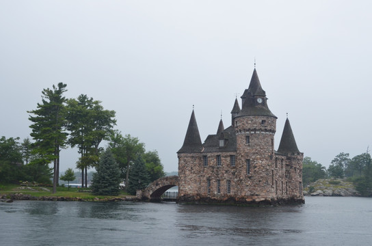 加拿大水中城堡
