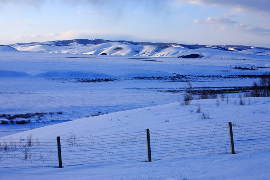 中俄边境线雪原