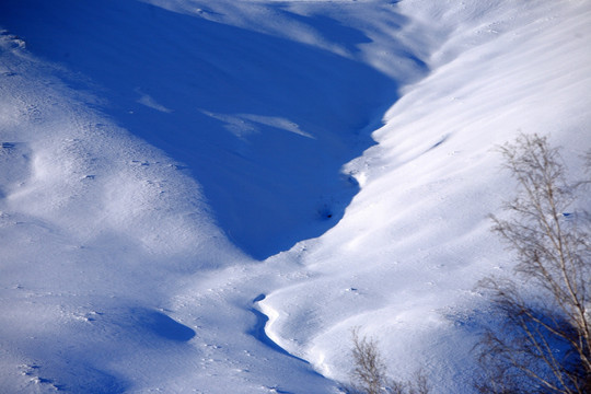 中俄边境线雪山