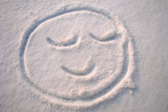 雪地上的笑脸