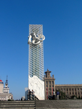 鞍山市胜利广场 主题雕塑