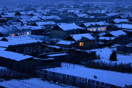 山里人家 夜景