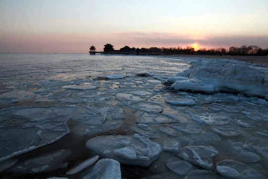 海冰落日