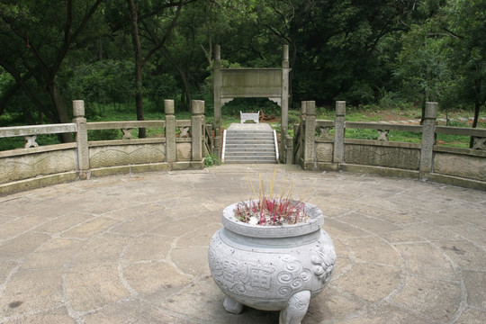 柳州龙潭风景区 祭台