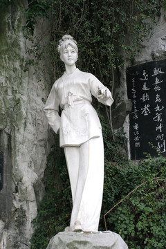 广西柳州 鱼峰山刘三姐雕像