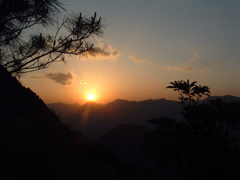 夕阳山