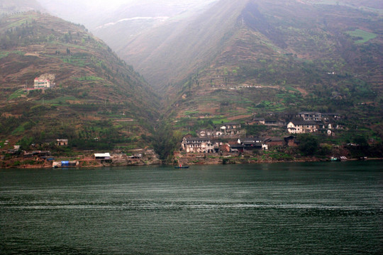 瞿塘峡 岸上人家