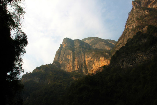 神女溪峡谷晨景