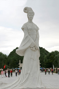 王昭君汉白玉雕像