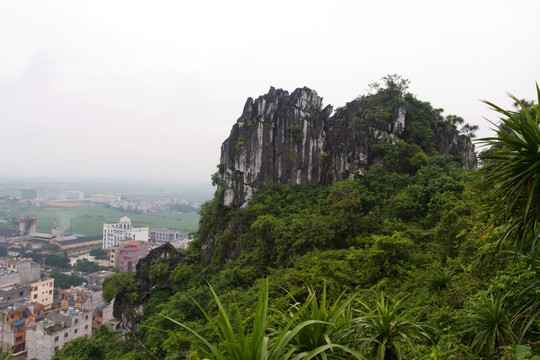 龙州独山风光