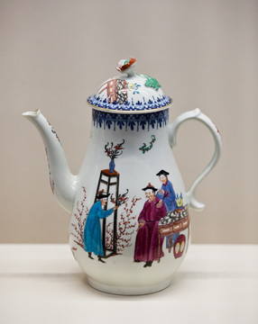 中国人物图咖啡壶