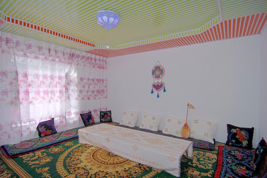 新疆民居的客厅