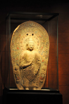 石雕释迦摩尼佛与二胁侍菩萨像