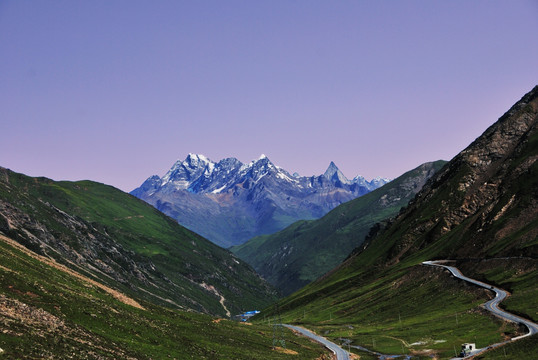 远眺四姑娘山