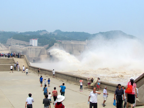 小浪底水库放水