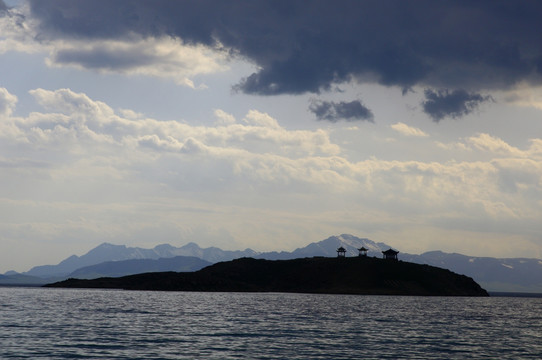 赛里木湖湖心岛