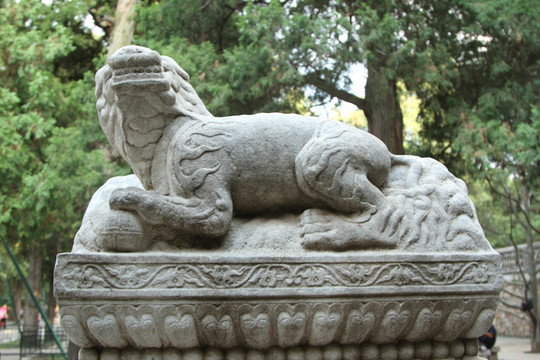颐和园 麒麟雕塑