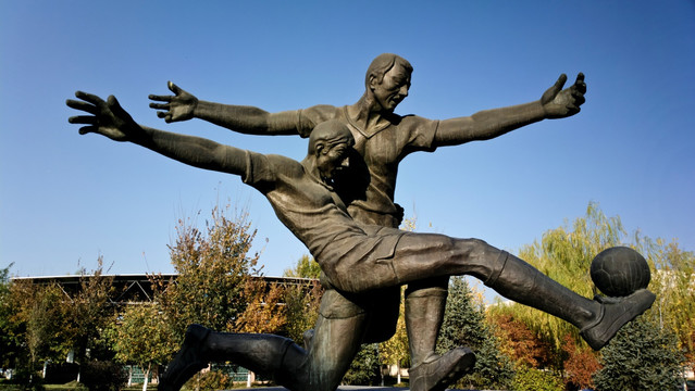 雕塑 足球