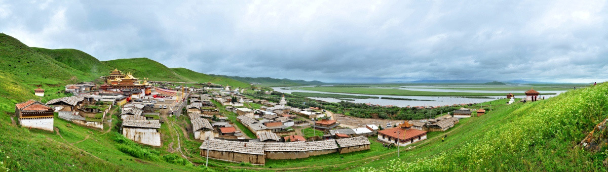 若尔盖唐克索克藏寺全景