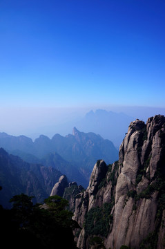 三清山崇山峻岭风景