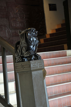 楼梯扶手木雕狮子