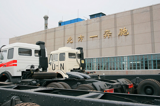 为联合国制造的重型卡车