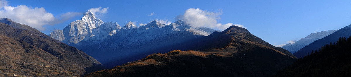 四姑娘山全景图