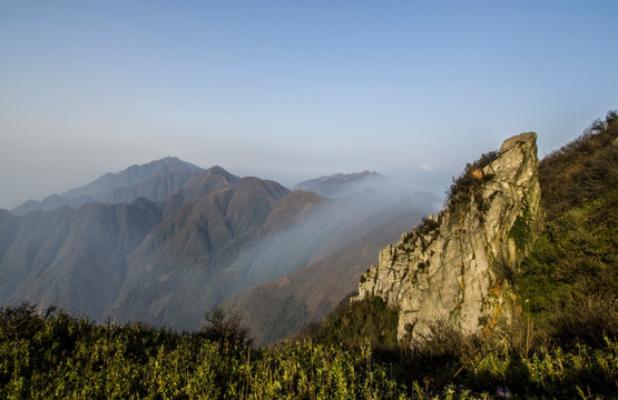 山峦美景