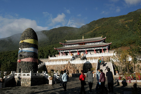 丽江玉水寨 东巴神庙和合院