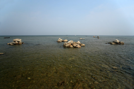 北戴河鸽子窝公园 清澈的大海