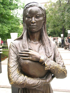 深圳人的一天雕塑 休闲的女人