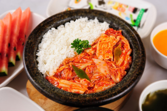 韩国料理-泡菜石锅饭