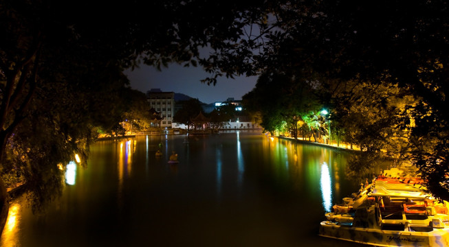 文明湖夜景