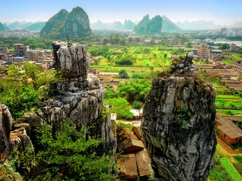 桂林山水 鸟瞰平原怪岩