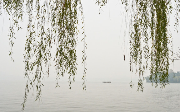 烟雨西湖