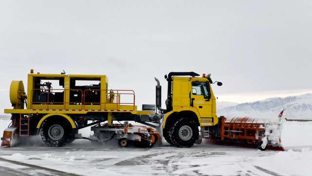 推雪车