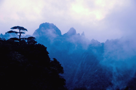 雨雾三清山