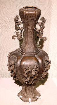 龙纹铜花瓶