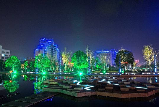 金华市民广场“金华之心”水池夜景