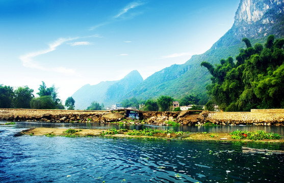 陽(yáng)朔遇龍河風(fēng)光